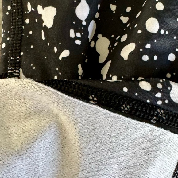 Under Armour COLDGEAR leggings Black & White size XS - Picture 5 of 6